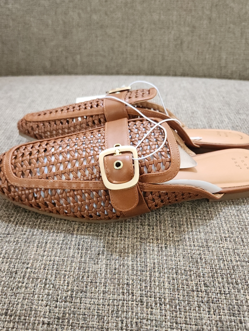 a new day Woven Leather Texture Slide Mules in Tan with Gold Buckles 8.5 - Picture 4 of 8
